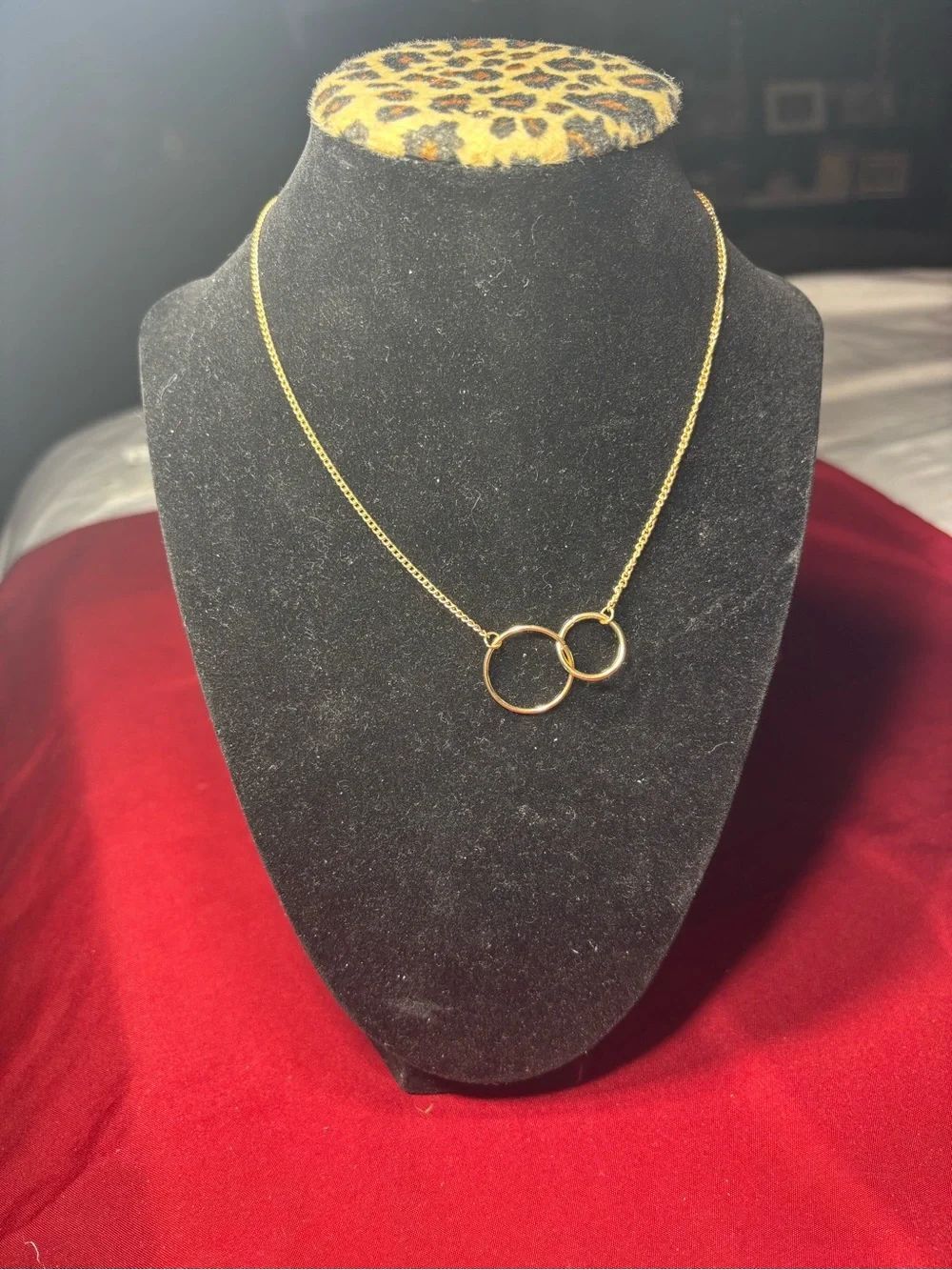 16” New Delicate Gold Interlocking Circle Necklace - Women Jewelry